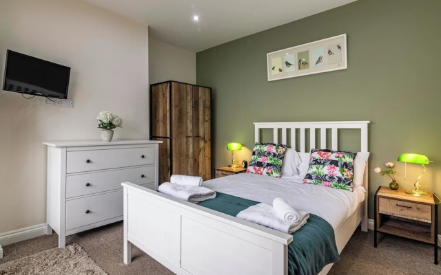 DE LUXE SHORT STAYS-Dovecote House