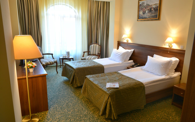 Central Hotel