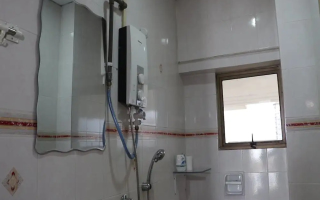 Cutie's Holiday Condominium