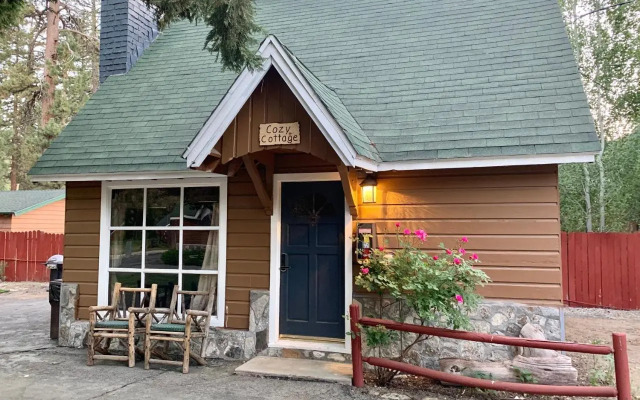 Grey Squirrel Resort & Vacation Rental Homes