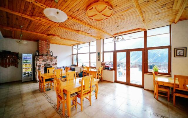 Alpenhaus Kazbegi Hotel & Restaurant