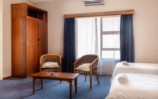 Karoo Country Inn Hotel