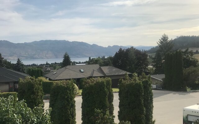 Beautiful Rodee Homestay -west Kelowna