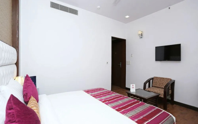 OYO 10591 Hotel Parktel