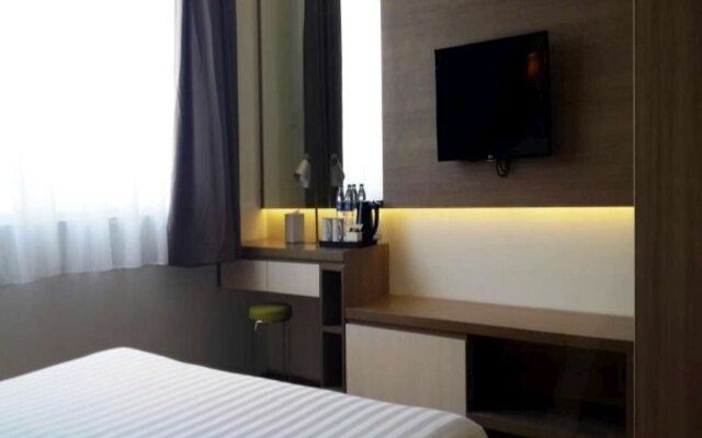 Whiz Prime Hotel Kelapa Gading