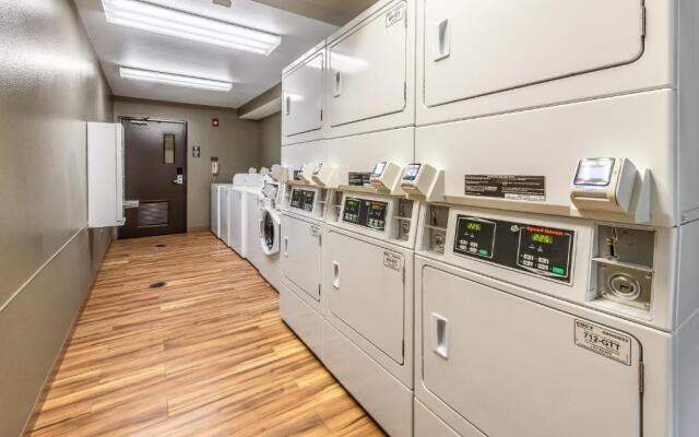 HomeTowne Studios by Red Roof Columbus