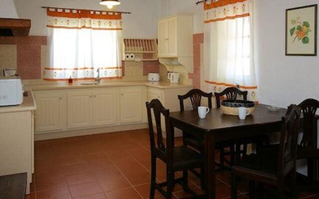 Villa 3 Bedrooms With Pool 103089