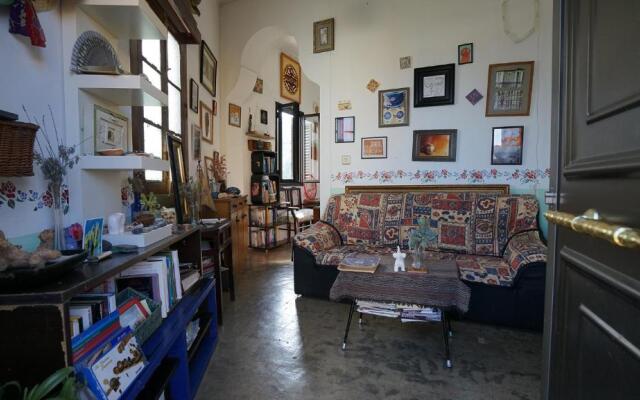 Camino Art House
