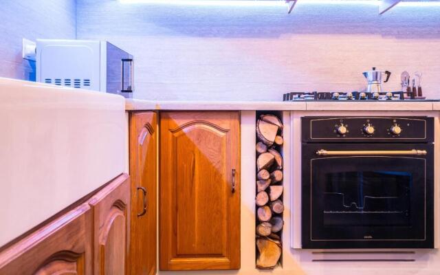 Kharmen A 1565s House with Seaviews