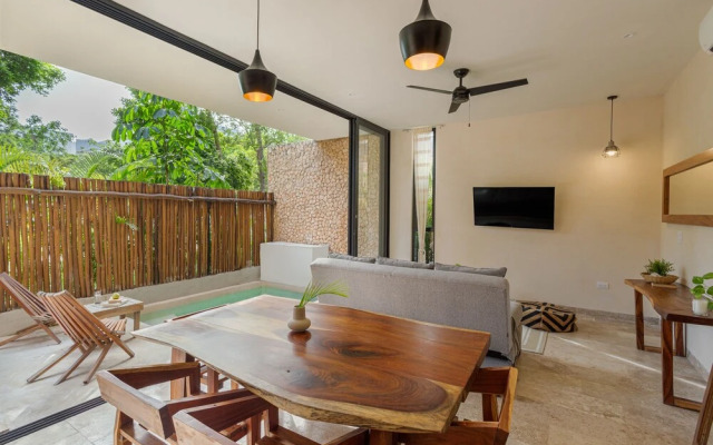 Luxury 2 Bedroom Suite Private Pool TL01