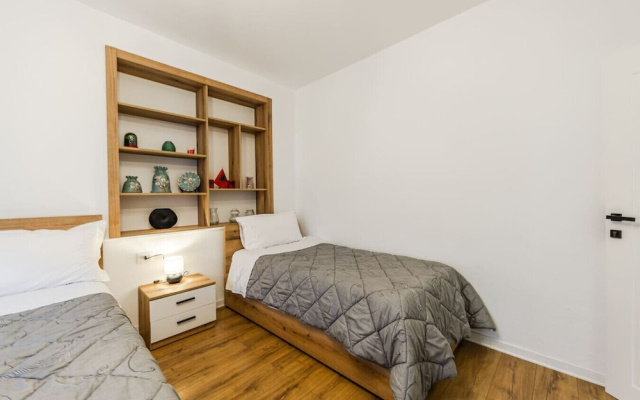 City Center Apartment Cozy 1BR With Patio