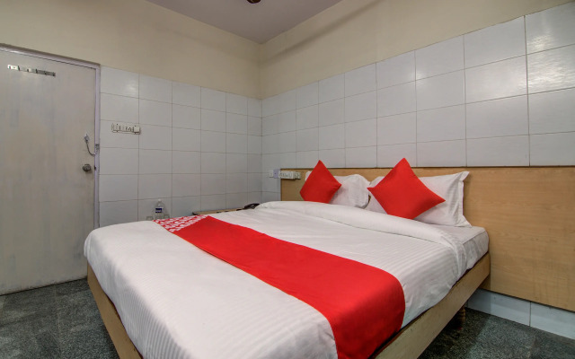 OYO 14669 Mayur's Residency