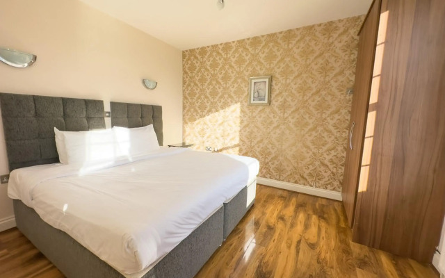 OYO Baylis House Hotel