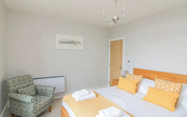 4 The Manor House Hillfield Village