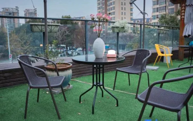 Hangzhou Yue Boutique Hotel (Longhu Zijing Tianjie Sandun Subway Station)