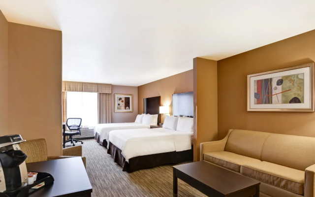 Holiday Inn Express & Suites New Berlin by IHG