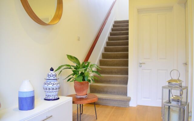 3 Bedroom House in Putney