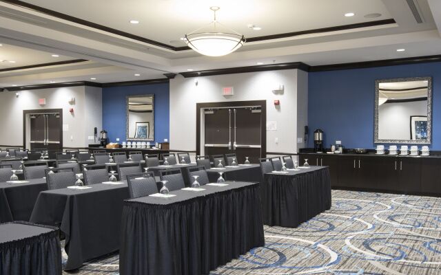 Holiday Inn Indianapolis Airport by IHG