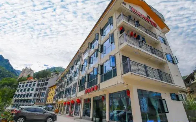 Shennongjia Tongyuan Homestay (Muyu Passenger Transport Terminal)