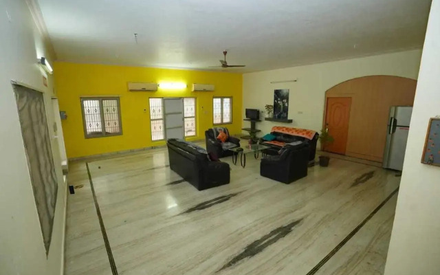 Oyo Flagship 805641 The Central Guest House