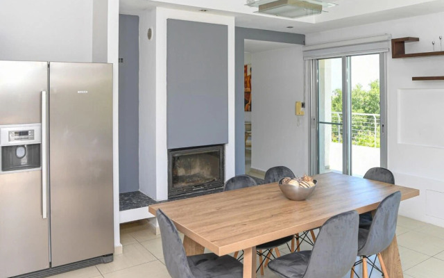 Villa In Paradise in Goudi