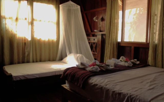 Triple Basic Room With Shared Areas and Shared Bathroom