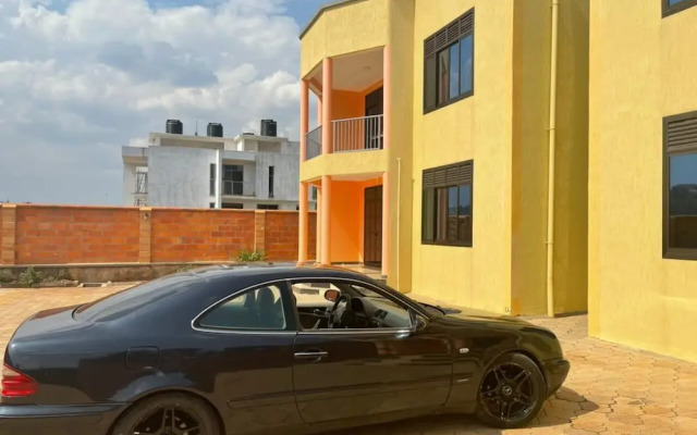 The Mugabi's Spacious Private Room