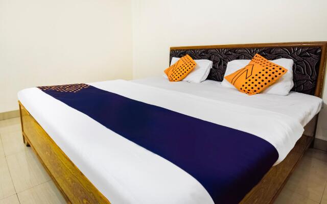 Pathak Guest House by OYO Rooms