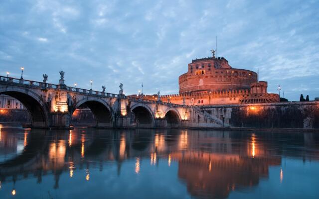 MANDRUCHELLO'S @Vatican Museum, everywhere on foot