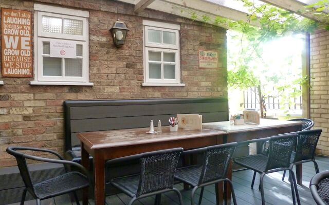The Earl of Derby - Inn