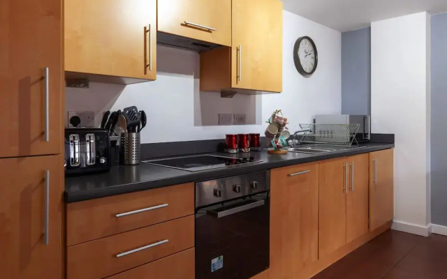PM & Charles Luxury Apartments - 2 Bedroom - City Center - Parking