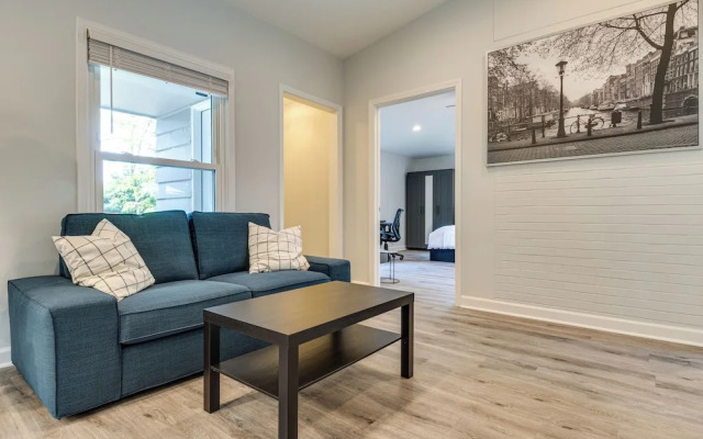 Tree-lined Indianapolis Home ~ 10 Mi to Downtown!