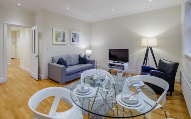 Stylish Apartment set in Victorian Red Brick