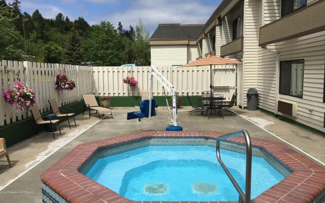 GuestHouse Inn & Suites Hotel Poulsbo