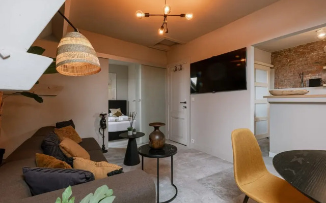 Chic Rooftop Apartment in Antwerp s Shopping hub