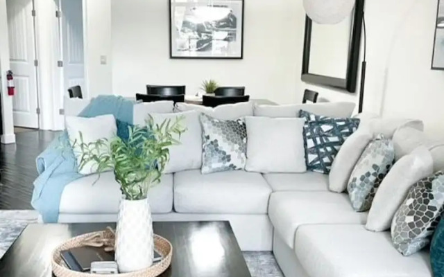Beachfront Lakeview Condo at Barona