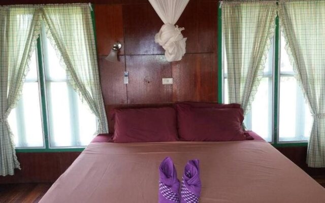 Holiday Beach Resort
