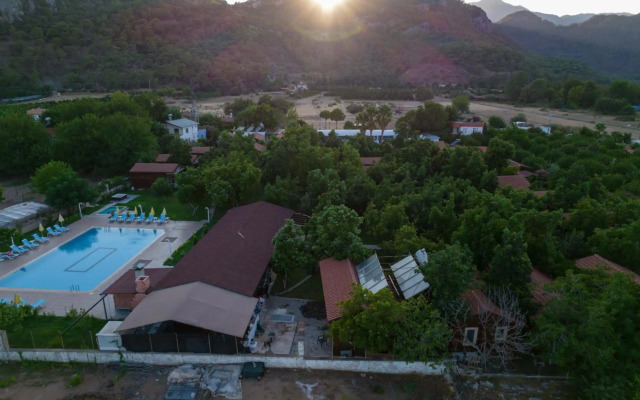 Apella Hotel