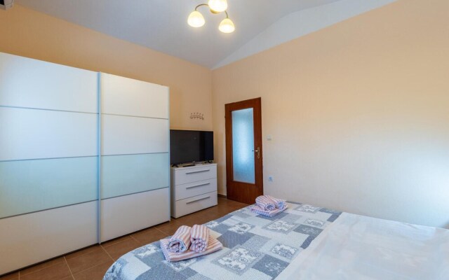Nice Home in Pula With Wifi and 1 Bedrooms