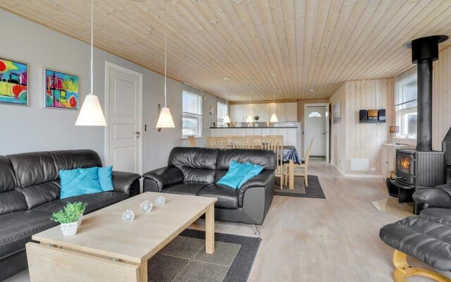 6 Person Holiday Home in Hemmet