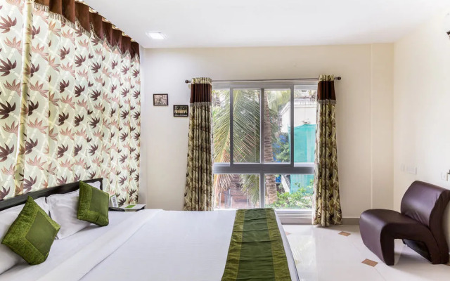 OYO 12120 Hotel Srico