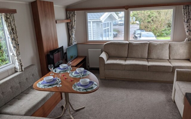 Caravan Nearby Hastings, Coghurst Hall Park