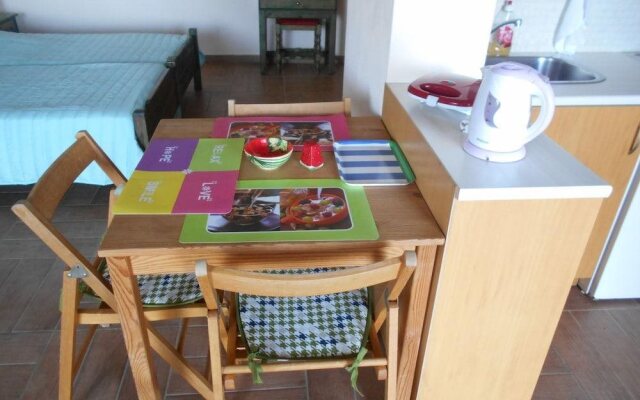 Helen's 11 Apartments