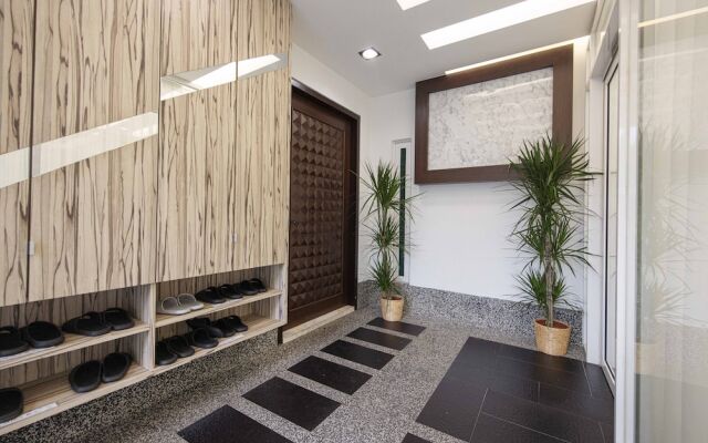 25000sqft Grand Luxe Villa PJ 13BR 42Pax