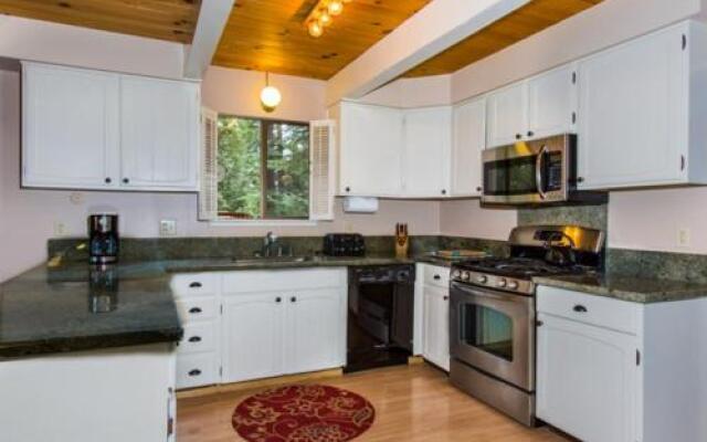 Roycraft Dog Friendly Cabin