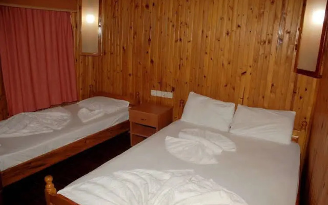 Toll Hotel