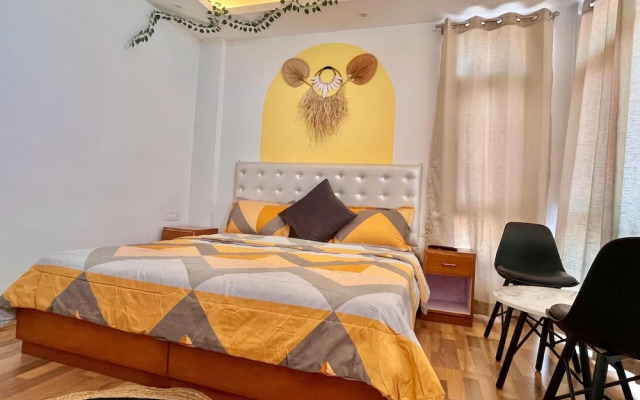 Siesta Homestay 1BR - balcony in shimla