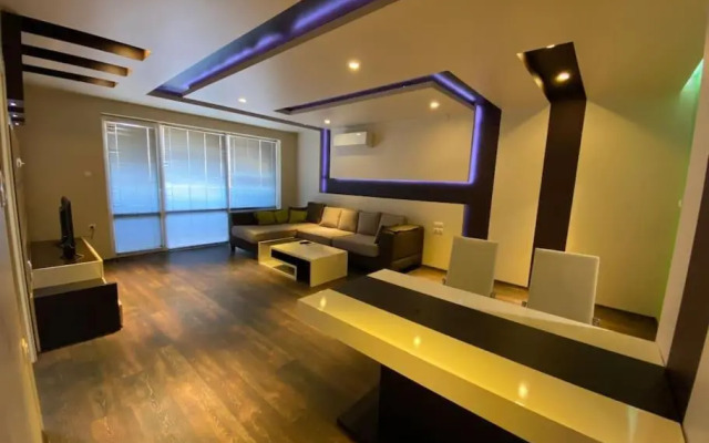 Modern 1br Apartment with Garden View & Free Street Parking