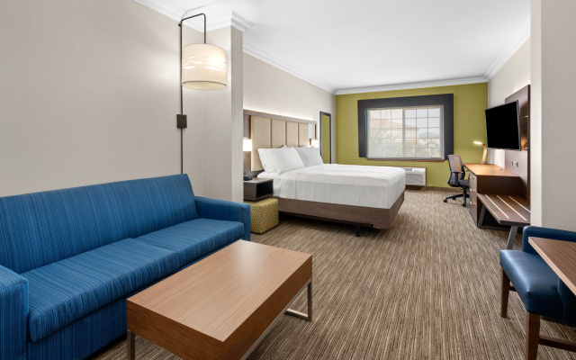 Holiday Inn Express & Suites Klamath Falls Central by IHG