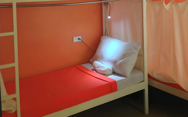 Crossroads Hostel Manila